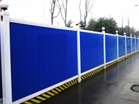 選擇一家有實力的工地施工pvc圍擋廠家？