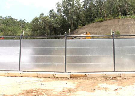 深圳市龍崗區(qū)坪地中心道路工程C類(lèi)鍍鋅板圍擋安裝